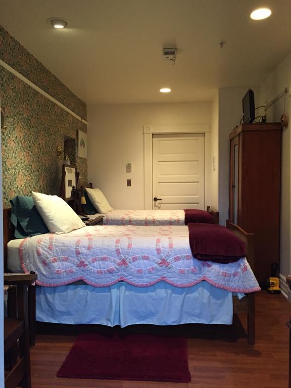 Alaska'S Capital Inn Bed And Breakfast (Adults Only) Τζούνο Δωμάτιο φωτογραφία