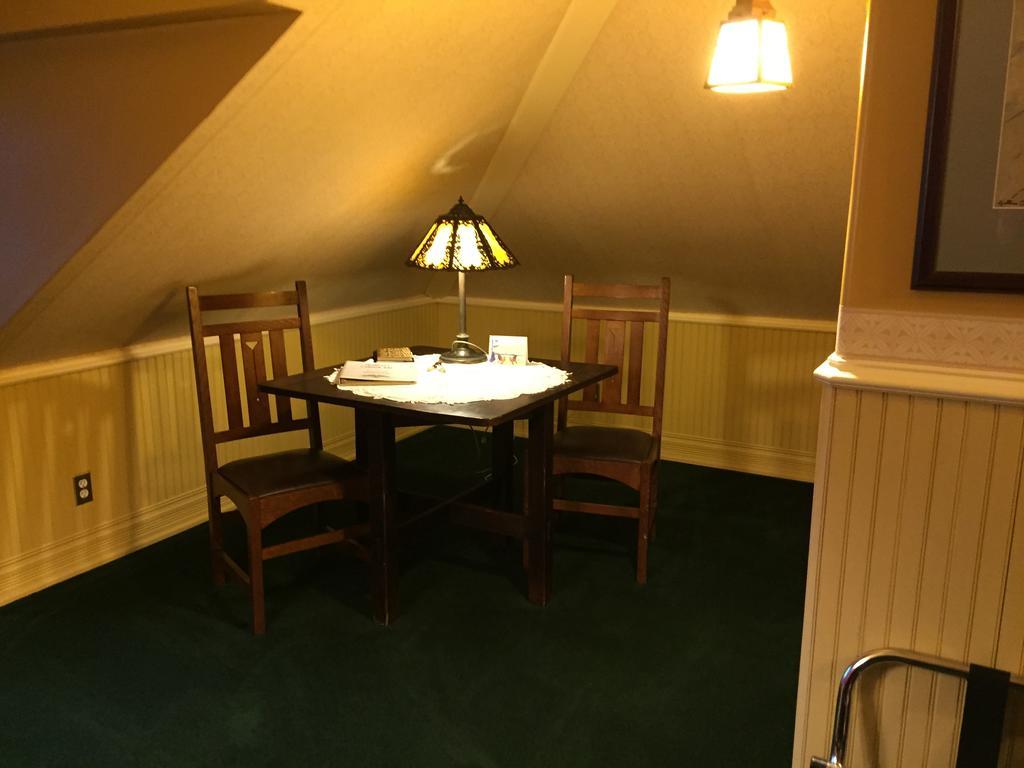 Alaska'S Capital Inn Bed And Breakfast (Adults Only) Τζούνο Δωμάτιο φωτογραφία
