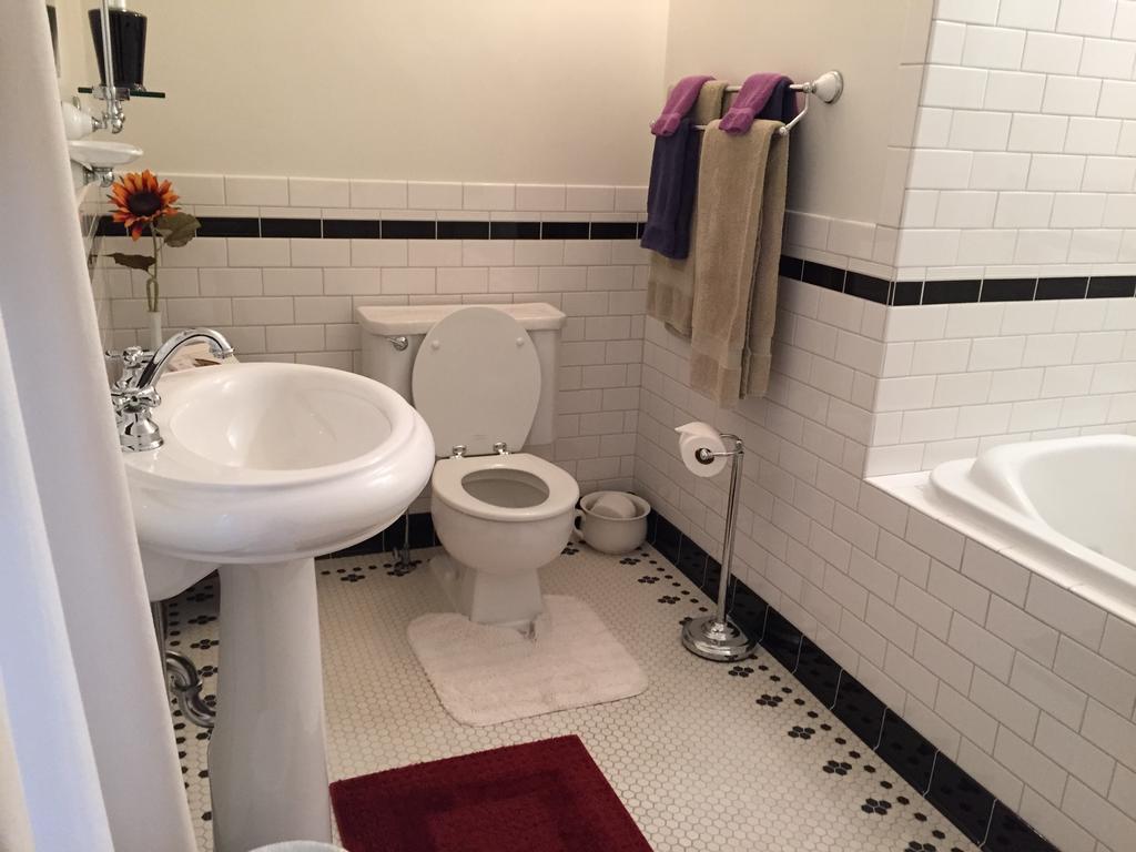 Alaska'S Capital Inn Bed And Breakfast (Adults Only) Τζούνο Δωμάτιο φωτογραφία